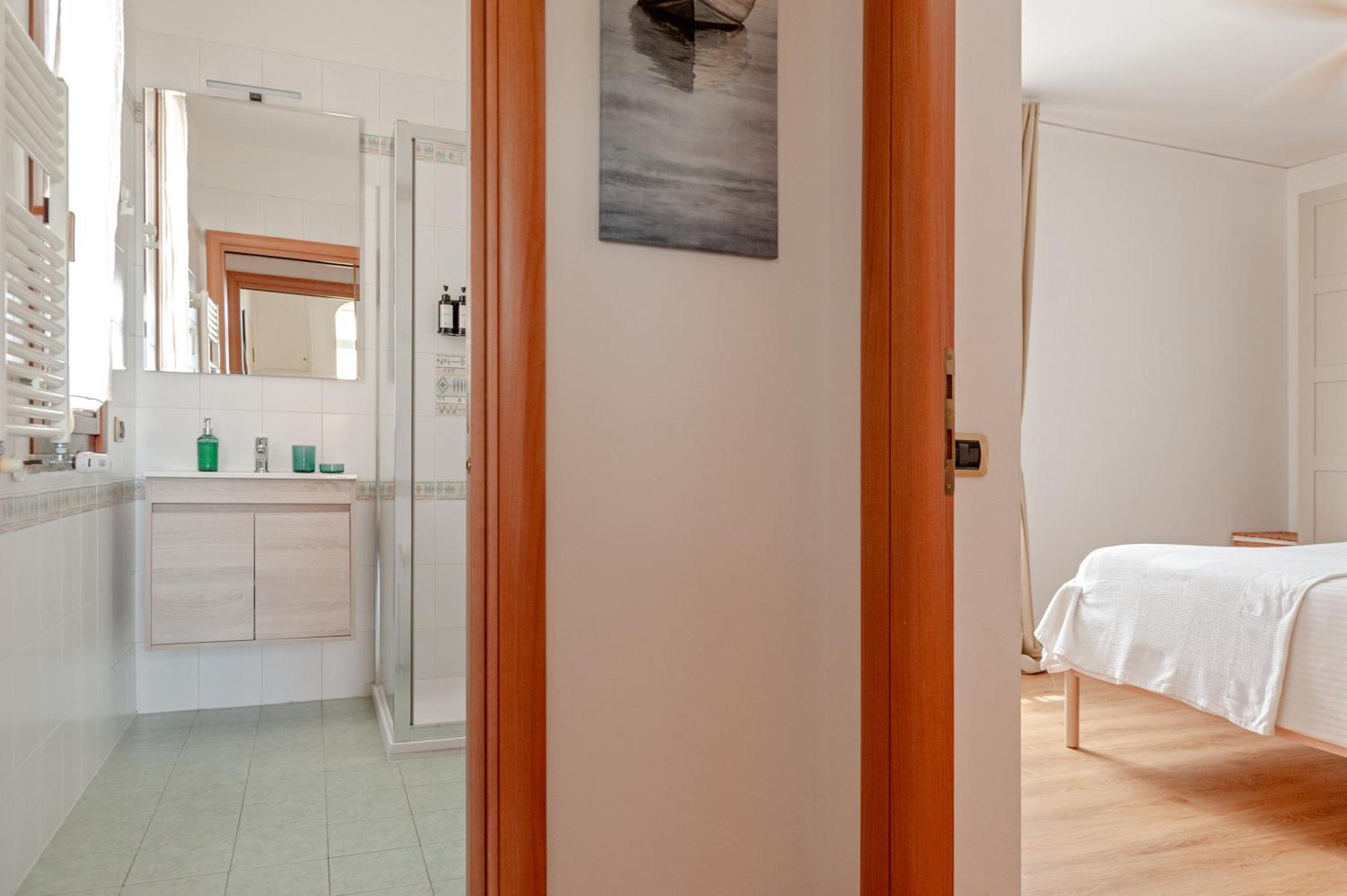 Cozy Retreat In Coastal Livornoアパートメント エクステリア 写真