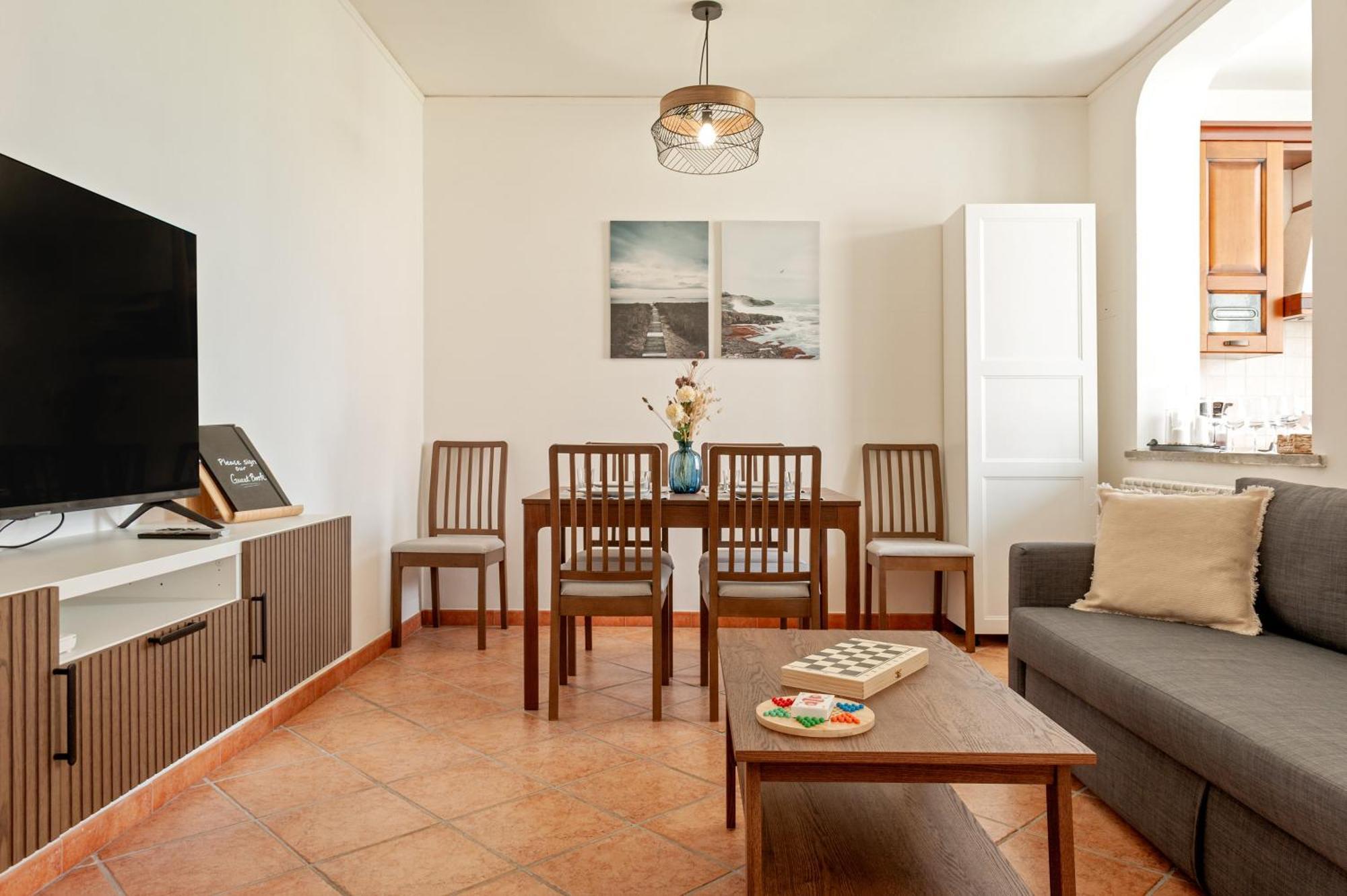 Cozy Retreat In Coastal Livornoアパートメント エクステリア 写真