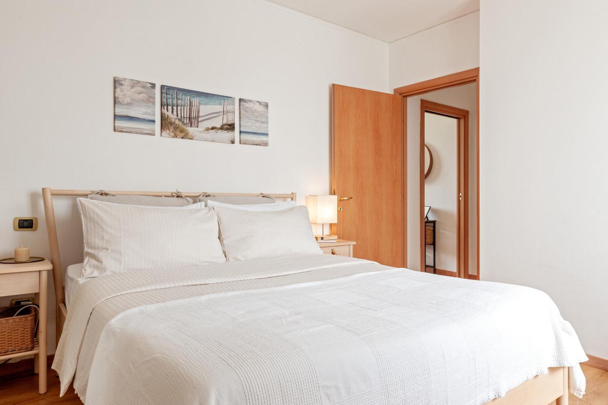 Cozy Retreat In Coastal Livornoアパートメント エクステリア 写真